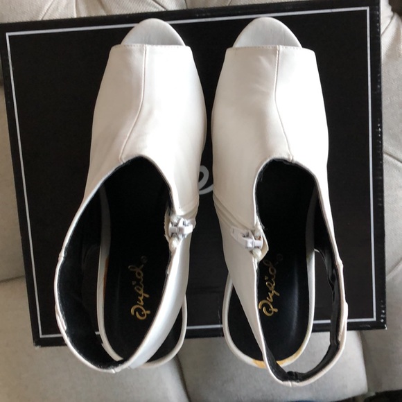 High heeled shoes - Picture 3 of 5